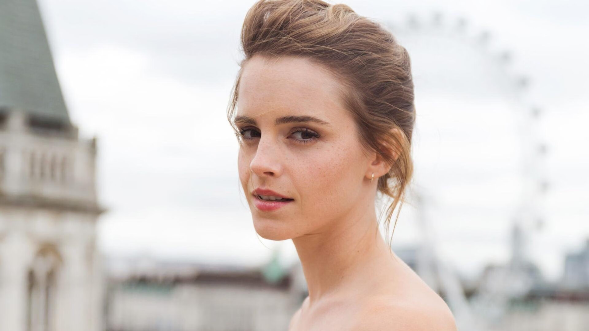 开云体育下载入口-巴塞罗那主场惊险获胜，领跑西甲积分榜巩固，巴塞罗那西甲联赛