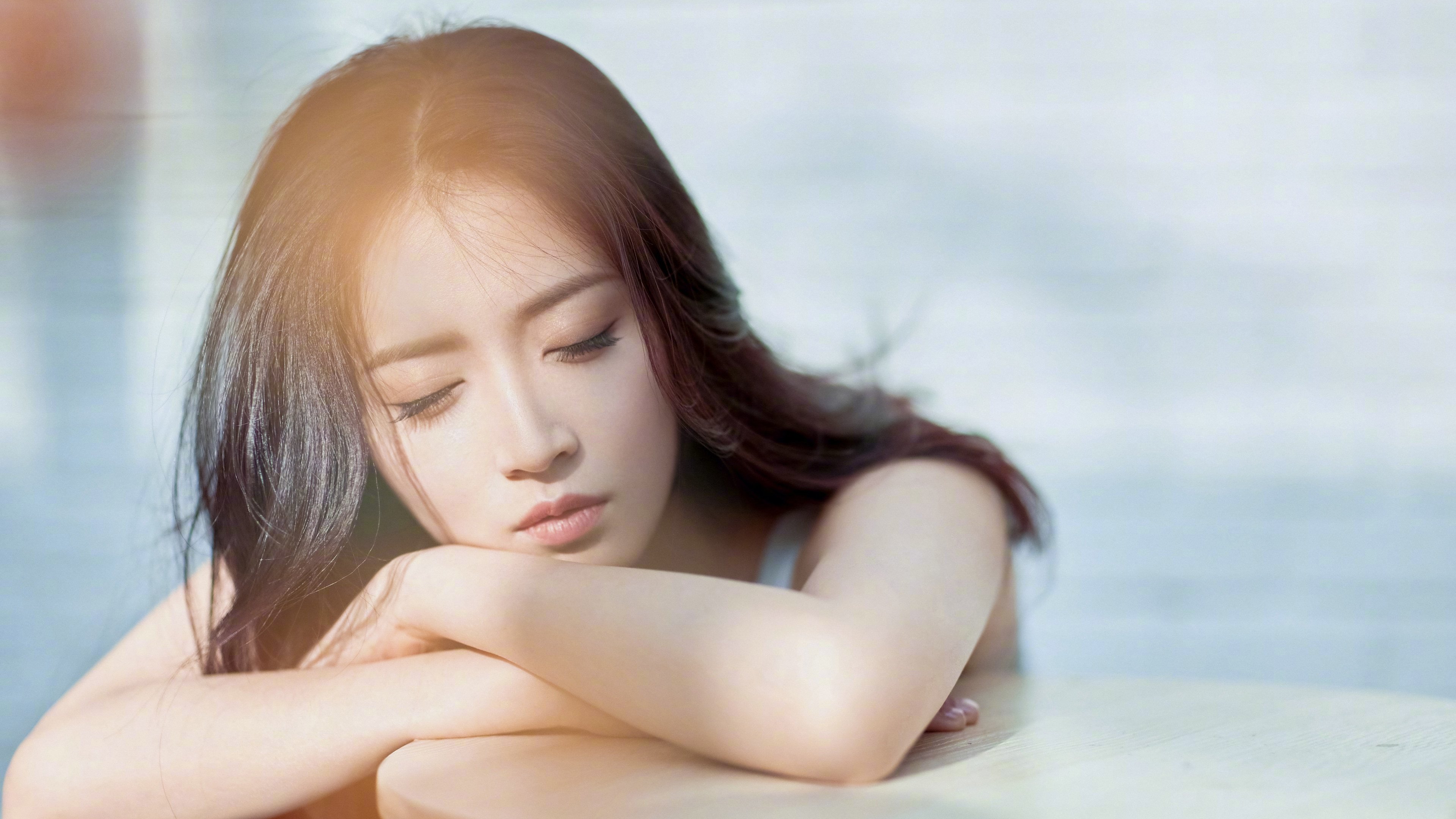 巴塞罗那主场惊险获胜,领跑西甲积分榜巩固,巴塞罗那西甲联赛